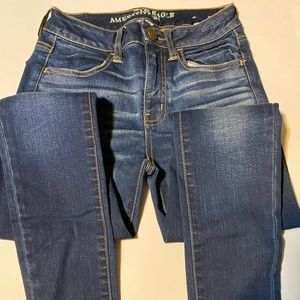 COPY - NWOT American Eagle Hi-rise jeans size 2